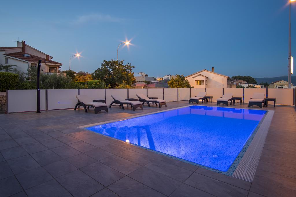 Apartments & Rooms Krk Krk Town Exterior photo